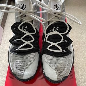 Nike Kyrie Men’s 5 EP Cookies and Cream size 14